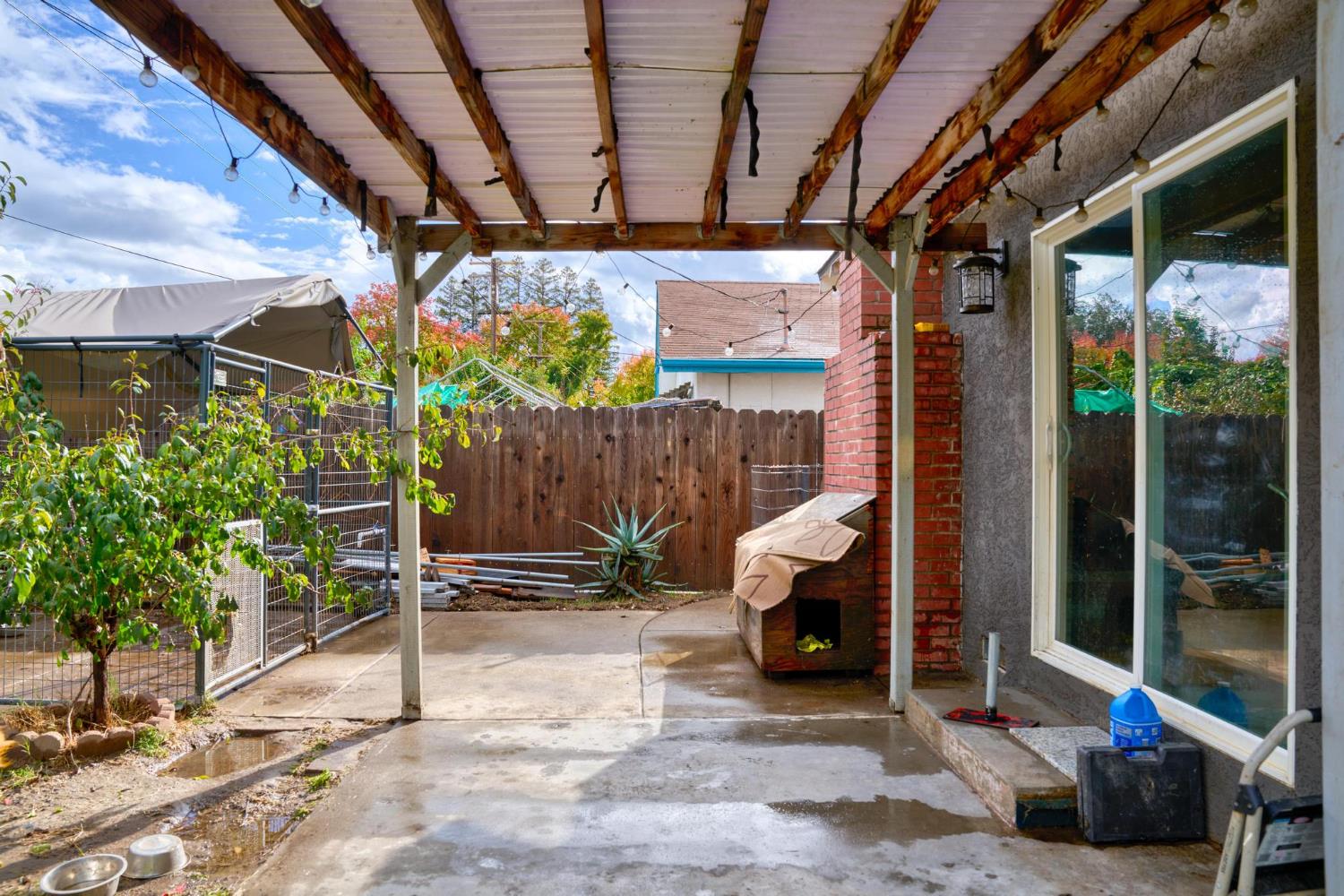 1953 Debonaire Dr, Modesto, CA 95350