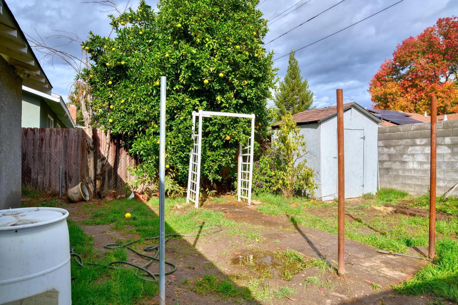 1953 Debonaire Dr, Modesto, CA 95350