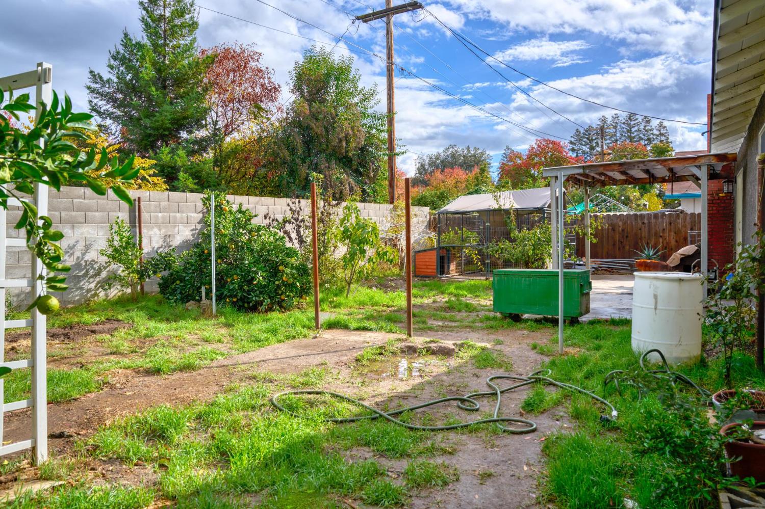 1953 Debonaire Dr, Modesto, CA 95350