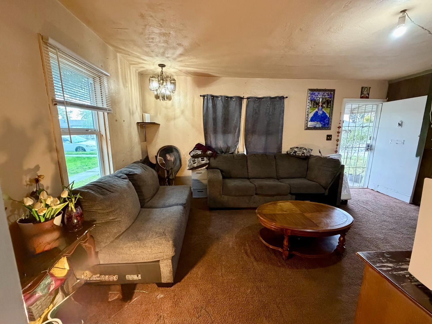 313 S K St, Madera, CA 93637