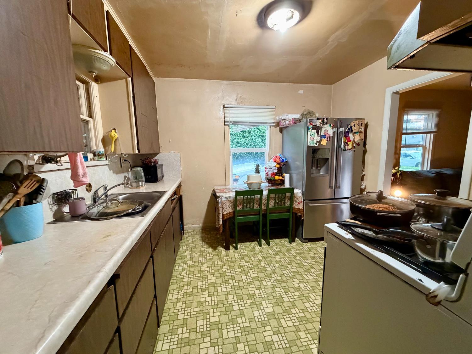313 S K St, Madera, CA 93637