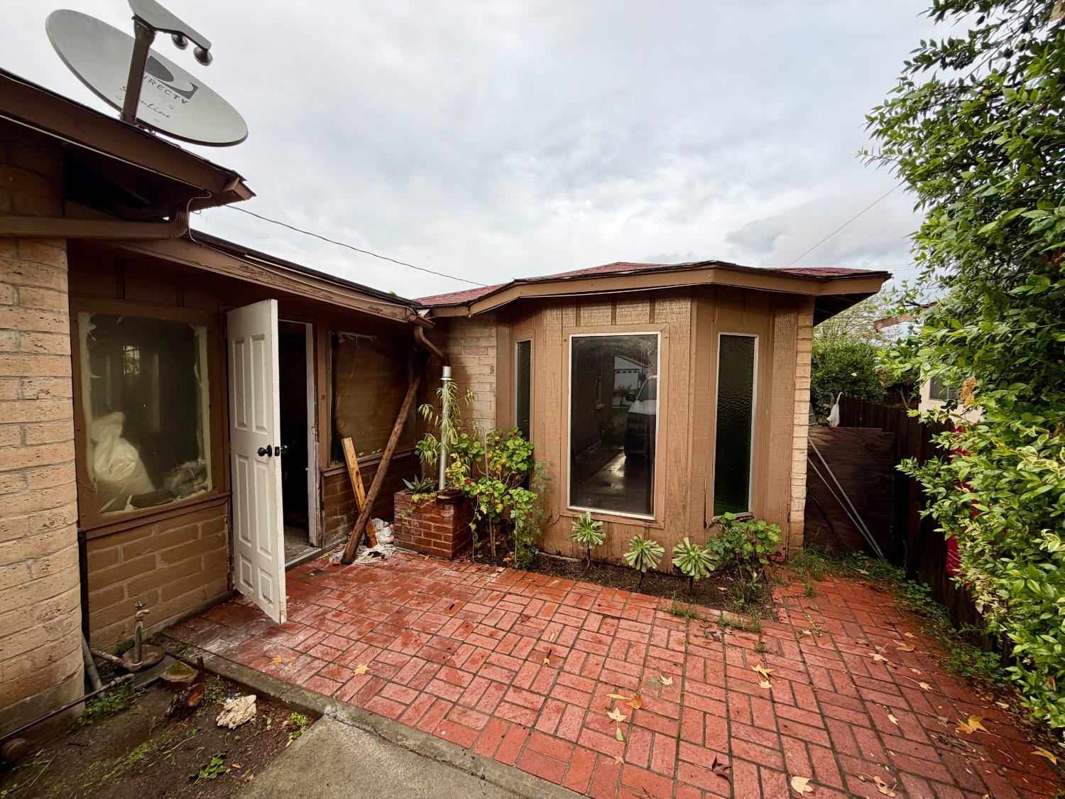 313 S K St, Madera, CA 93637
