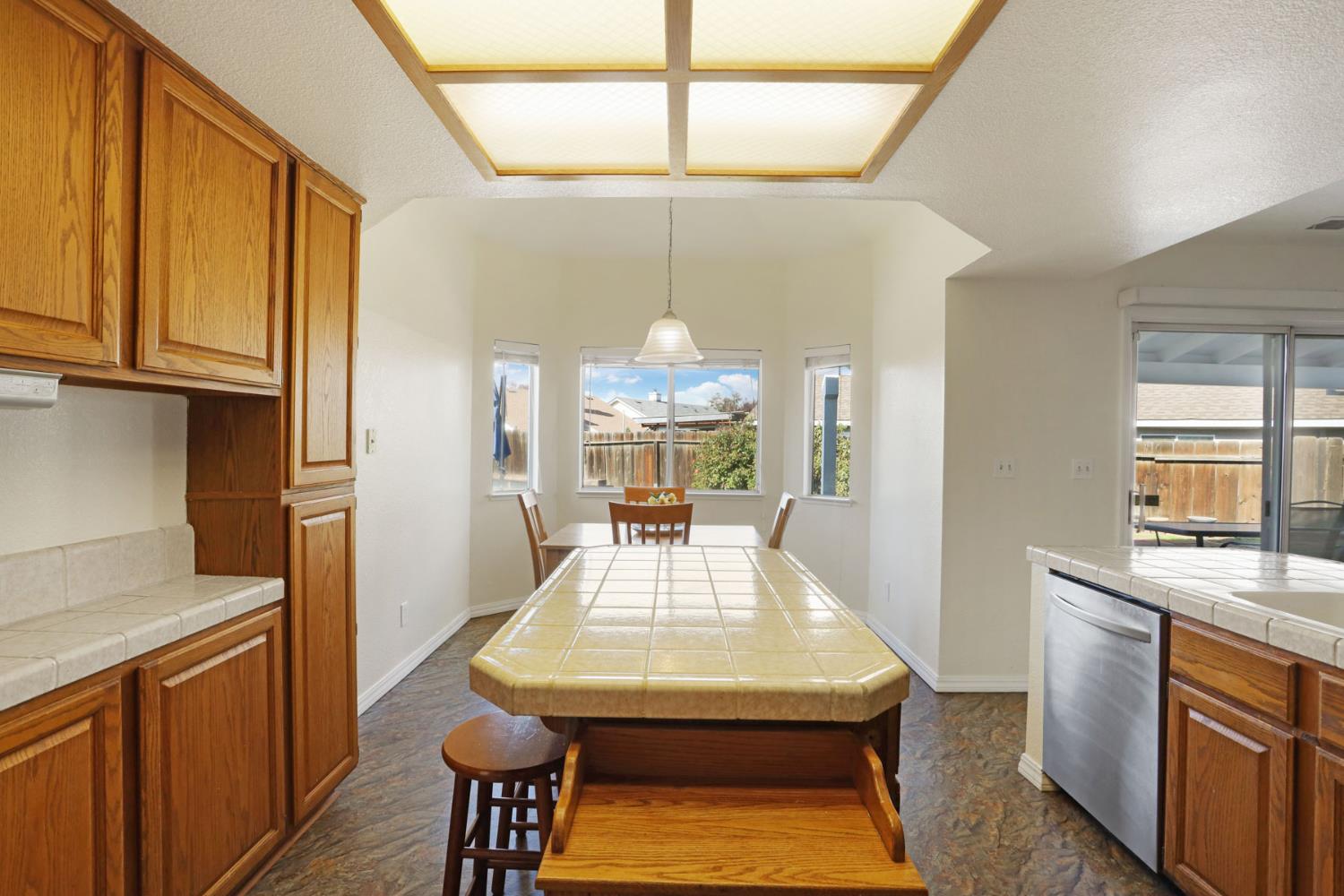 1809 Blueridge Ct, Modesto, CA 95351