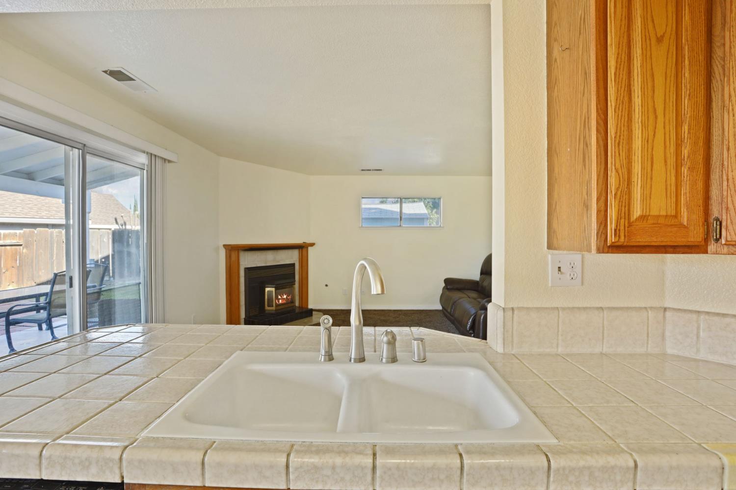 1809 Blueridge Ct, Modesto, CA 95351