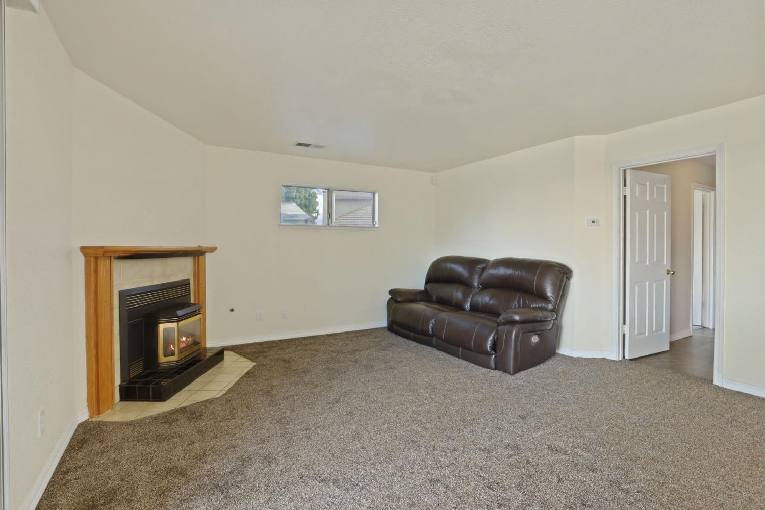 1809 Blueridge Ct, Modesto, CA 95351