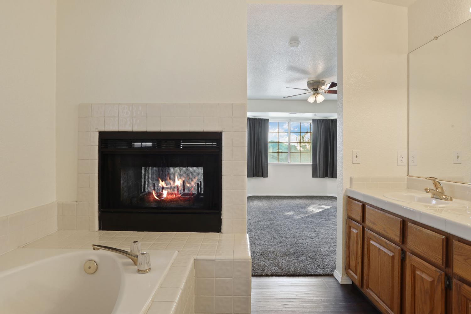 1809 Blueridge Ct, Modesto, CA 95351