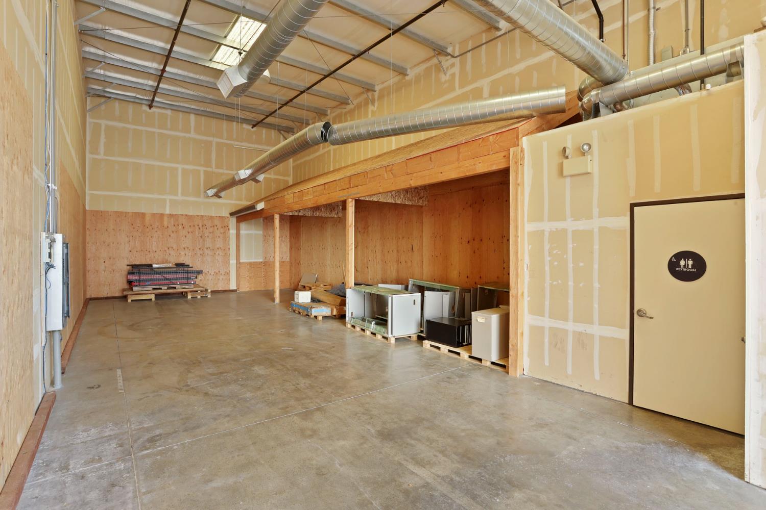 616 Commerce Court, Manteca, CA 95336