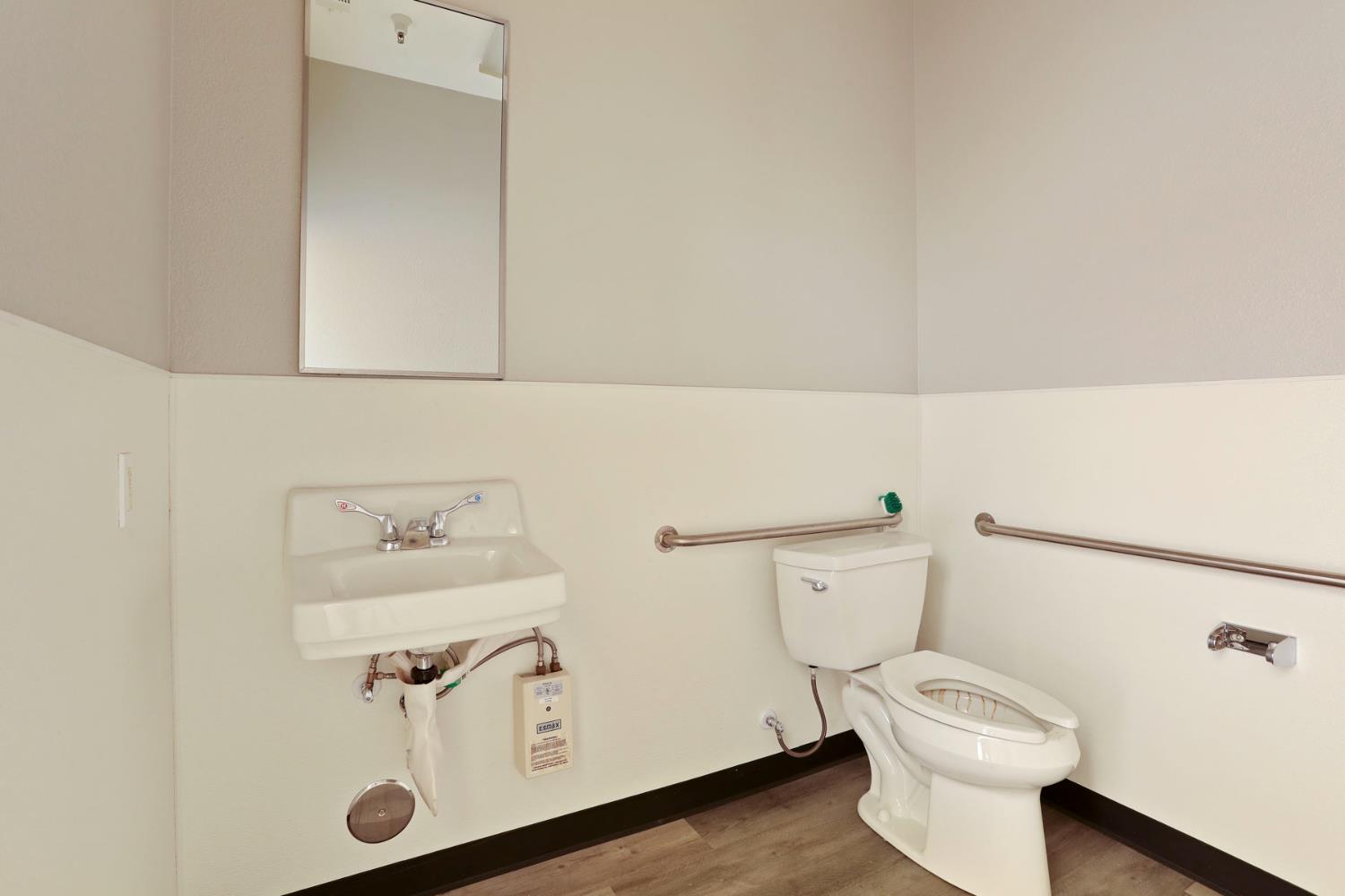 616 Commerce Court, Manteca, CA 95336