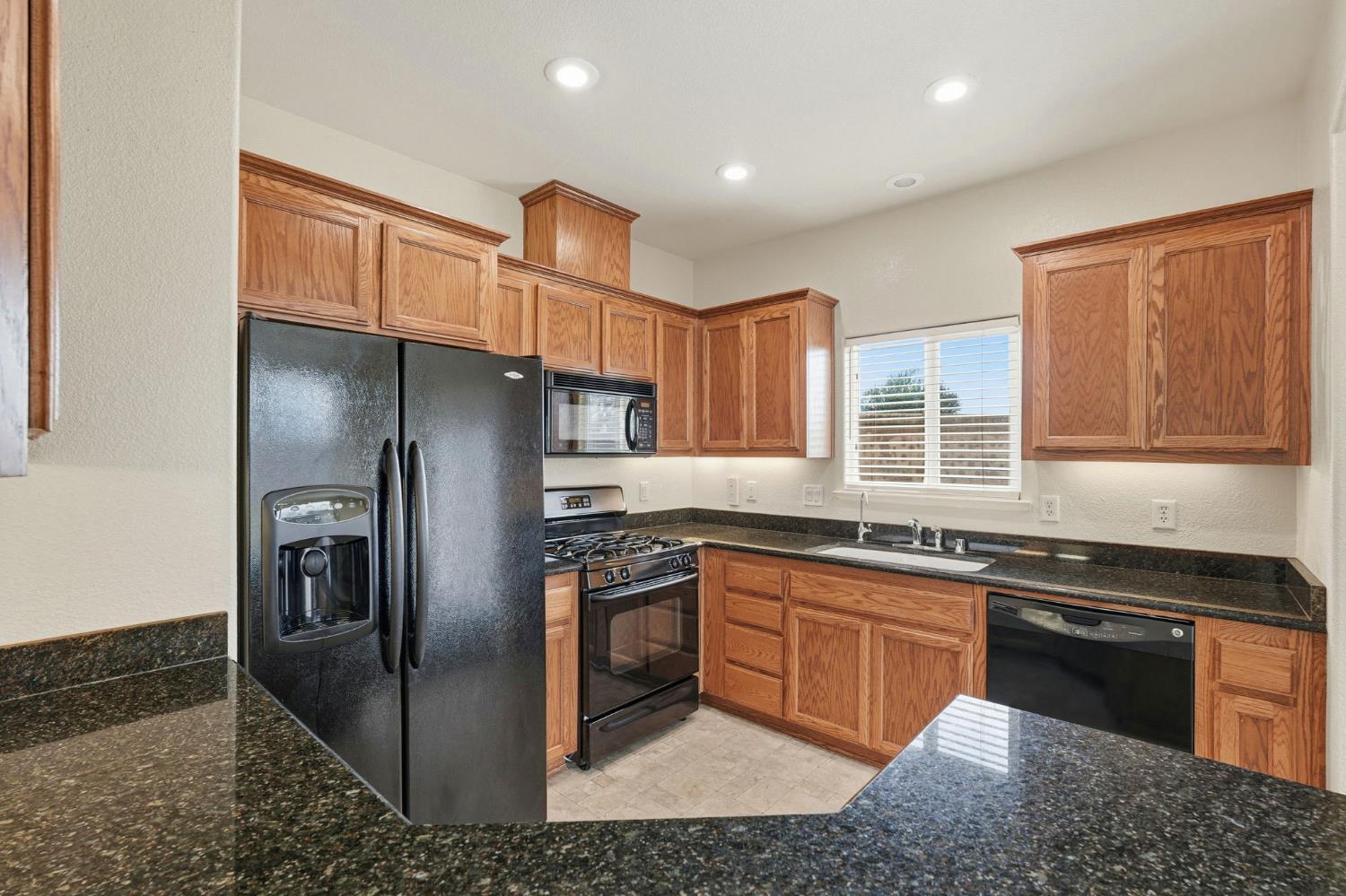 3013 La Vina Cir, Los Banos, CA 93635