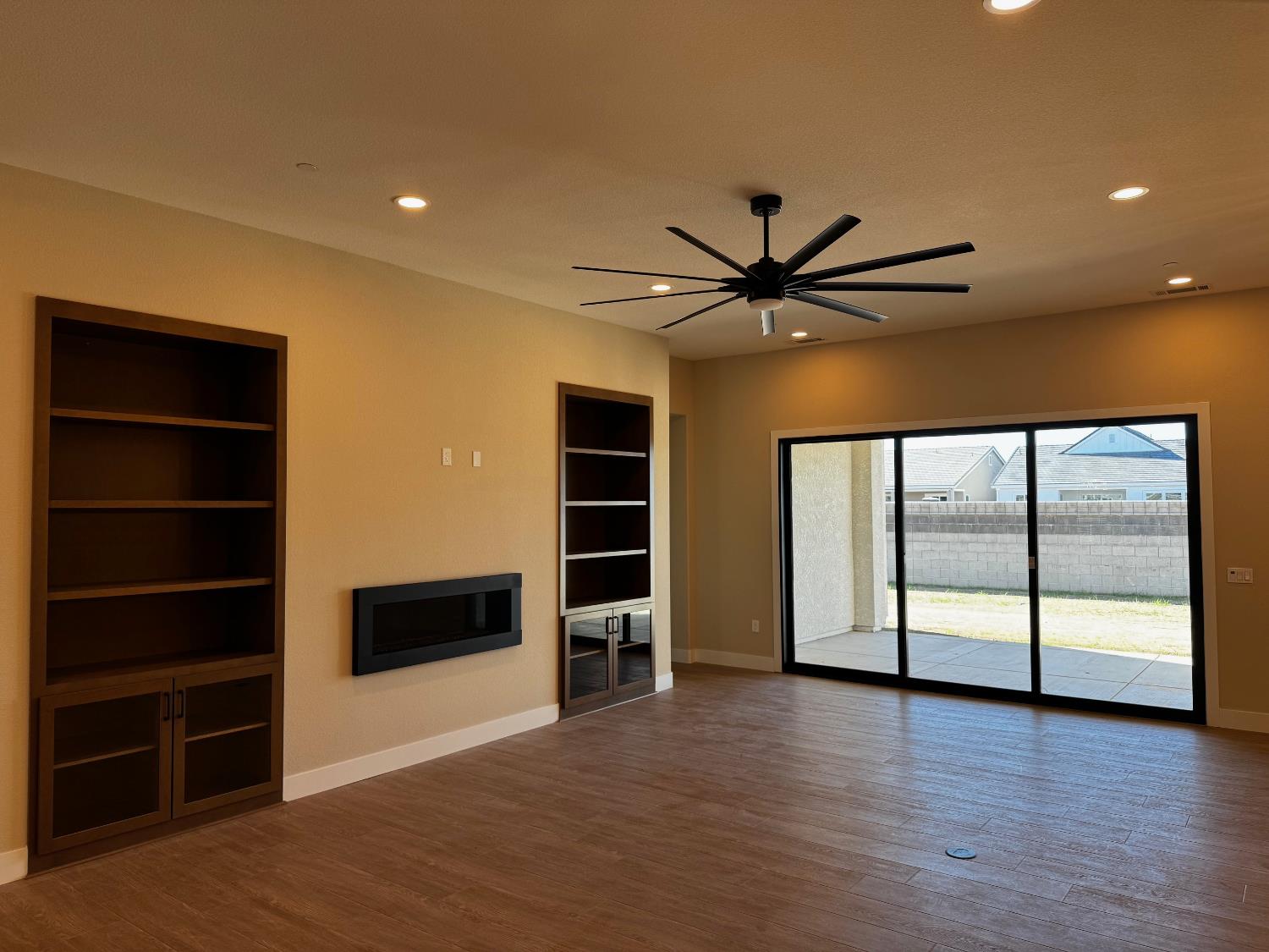 2517 Gantry Dr, Manteca, CA 95337