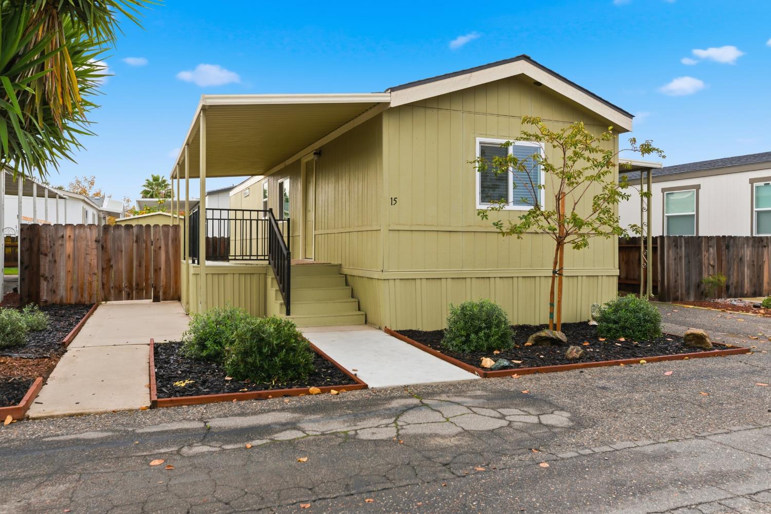 2307 Oakdale Rd #15, Modesto, CA 95355