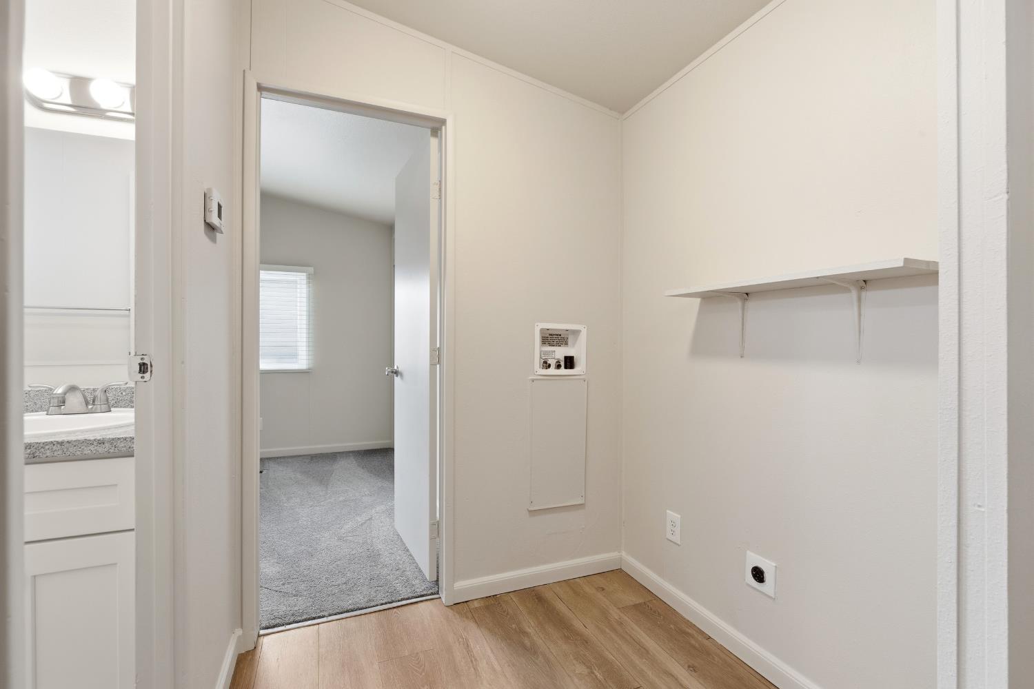 2307 Oakdale Rd #15, Modesto, CA 95355