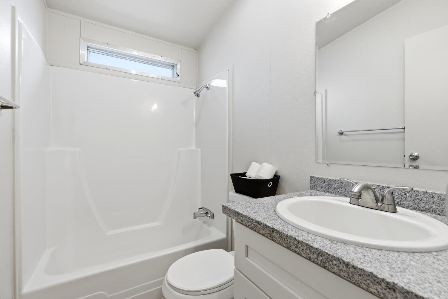 2307 Oakdale Rd #15, Modesto, CA 95355