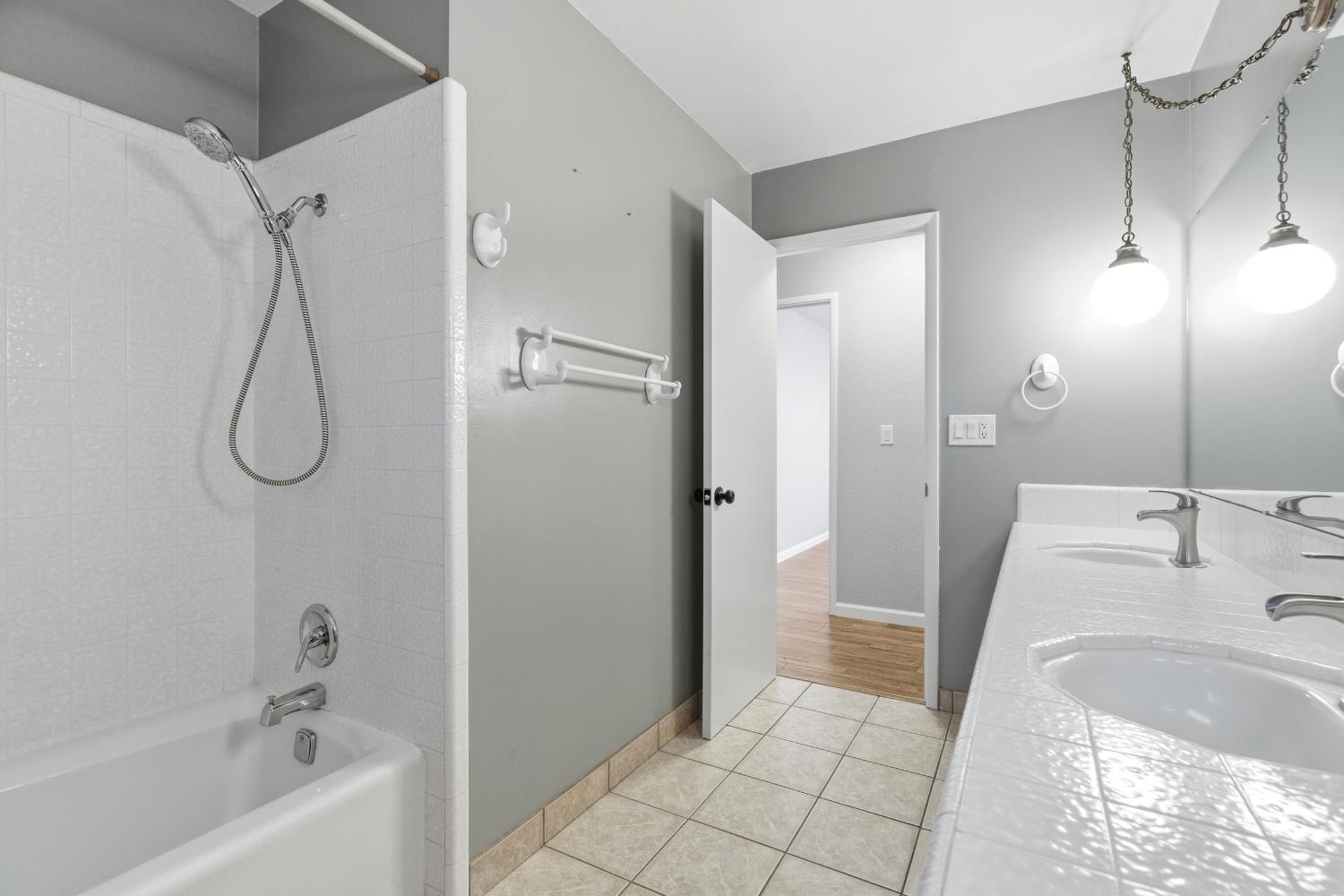 1416 Buttonwillow Dr, Modesto, CA 95355