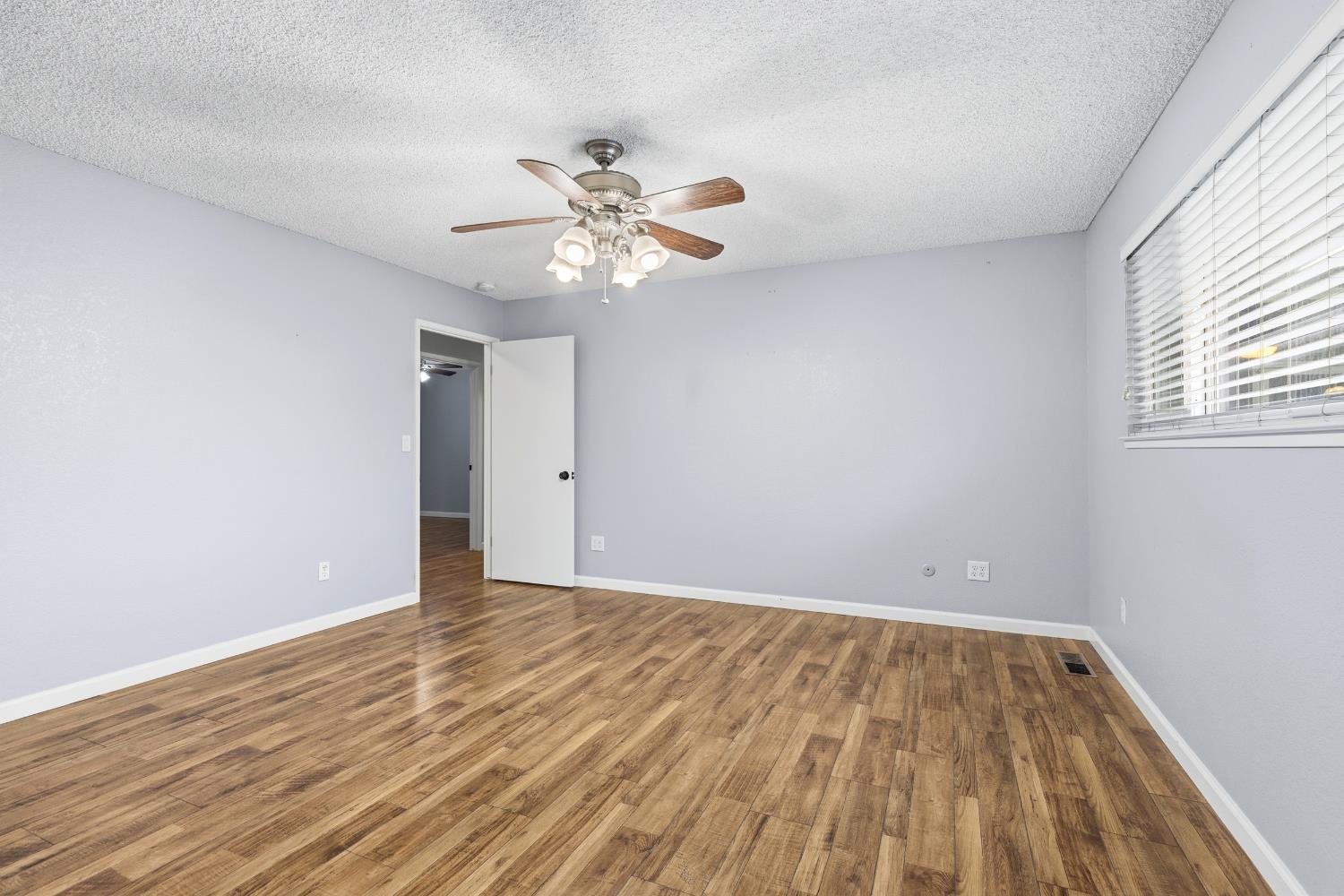 1416 Buttonwillow Dr, Modesto, CA 95355