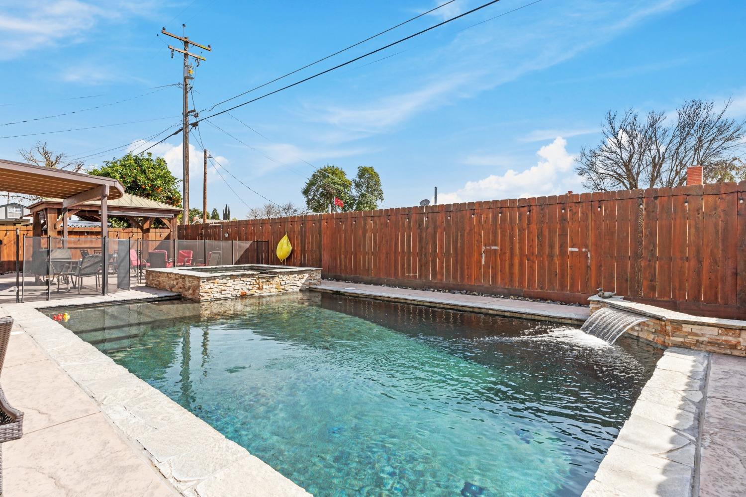 2490 Zinfandel Ln, Turlock, CA 95380