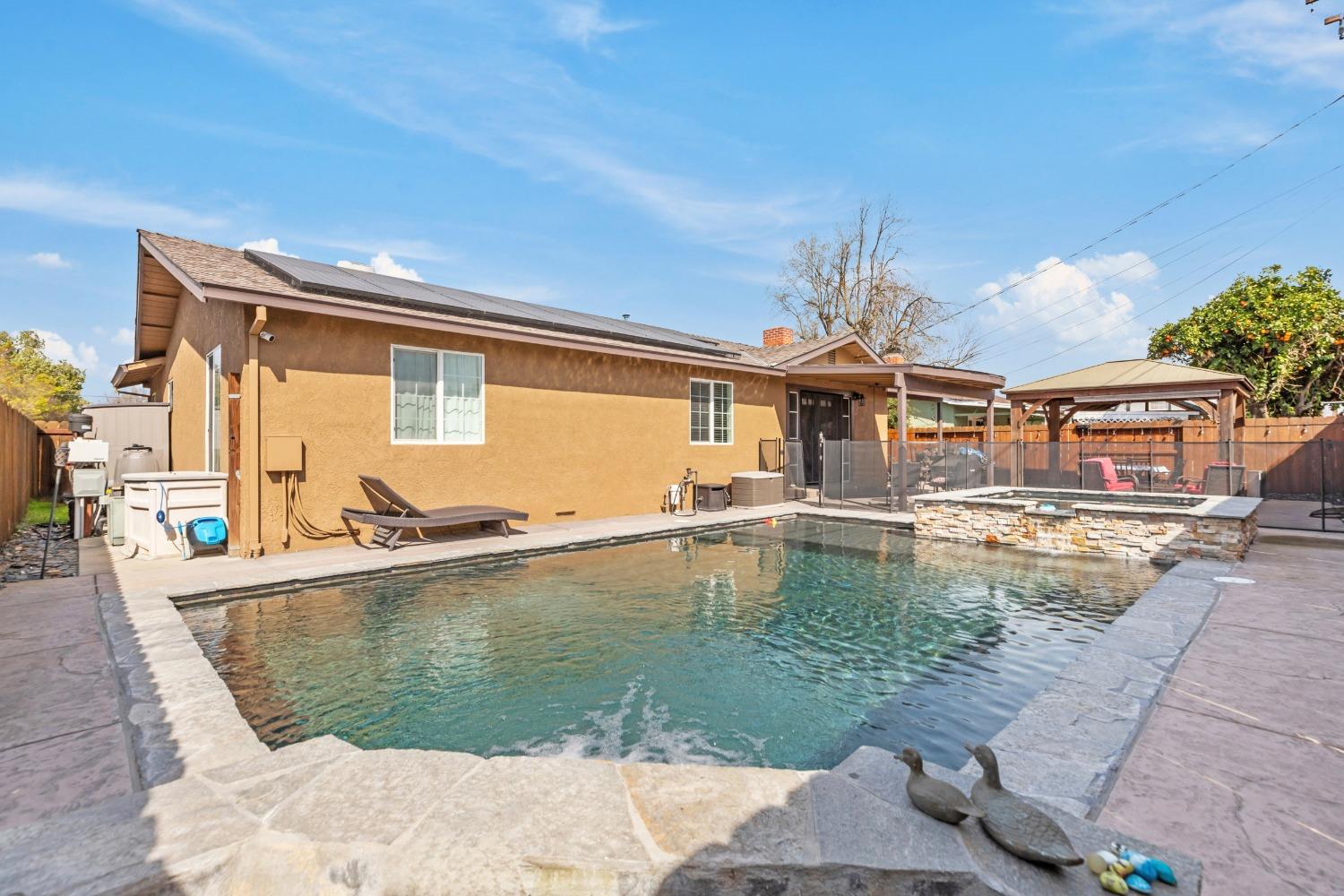 2490 Zinfandel Ln, Turlock, CA 95380