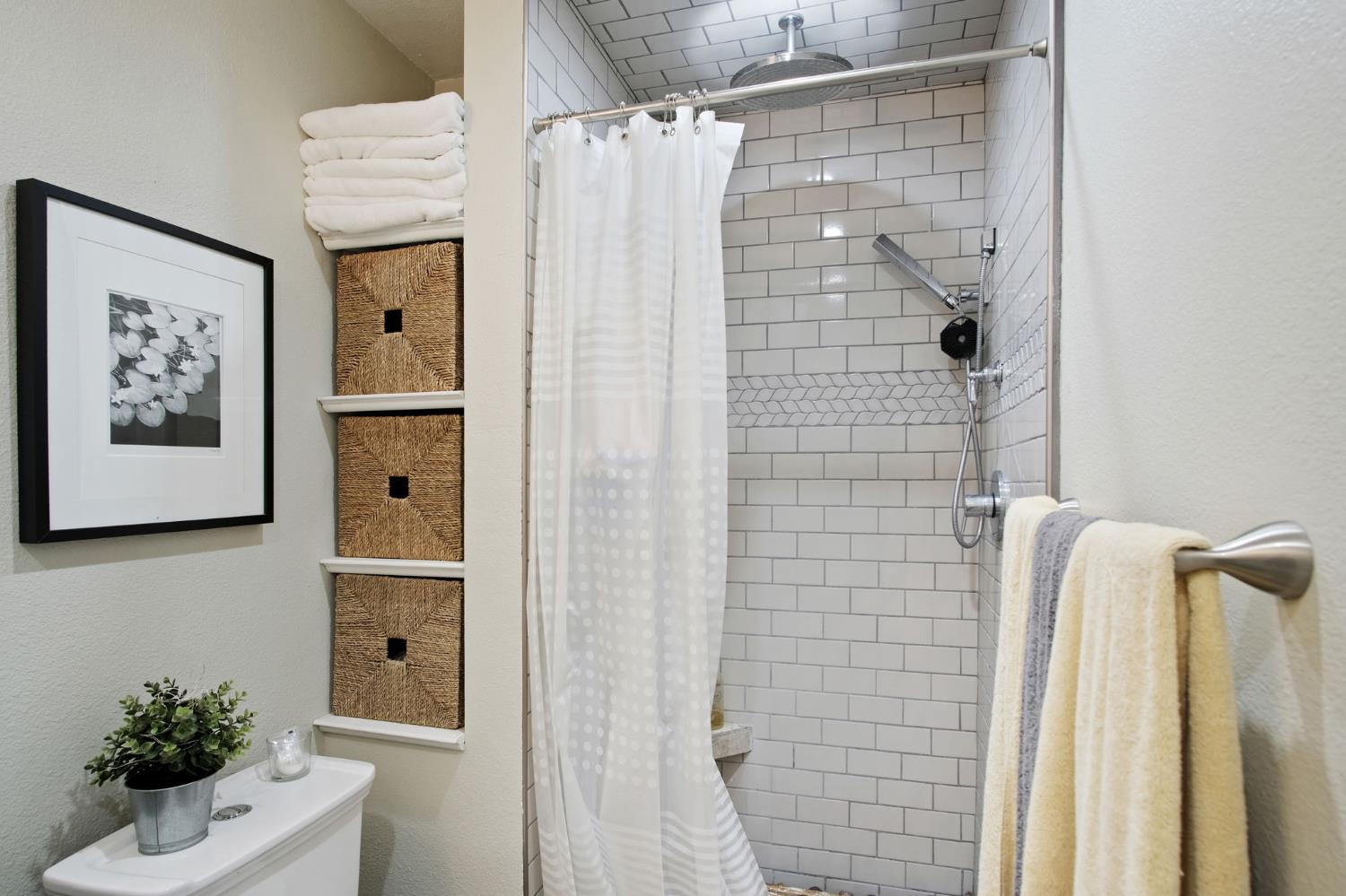 1200 Lakewood Ave #2, Modesto, CA 95355