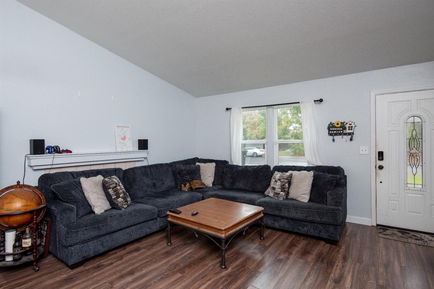 405 Melbourne Dr, Modesto, CA 95357