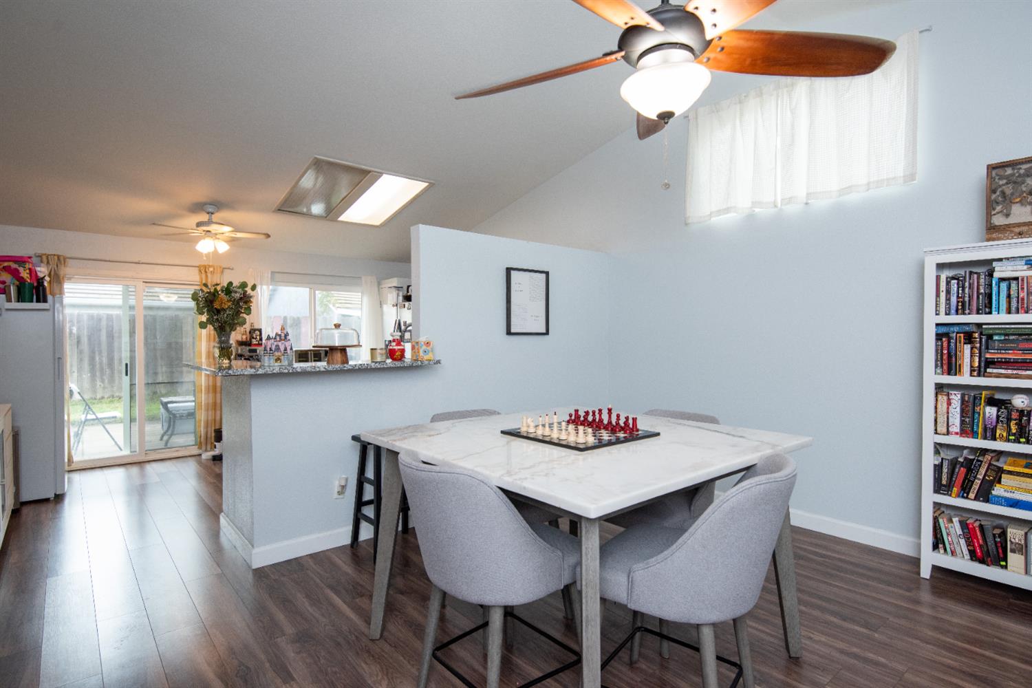 405 Melbourne Dr, Modesto, CA 95357