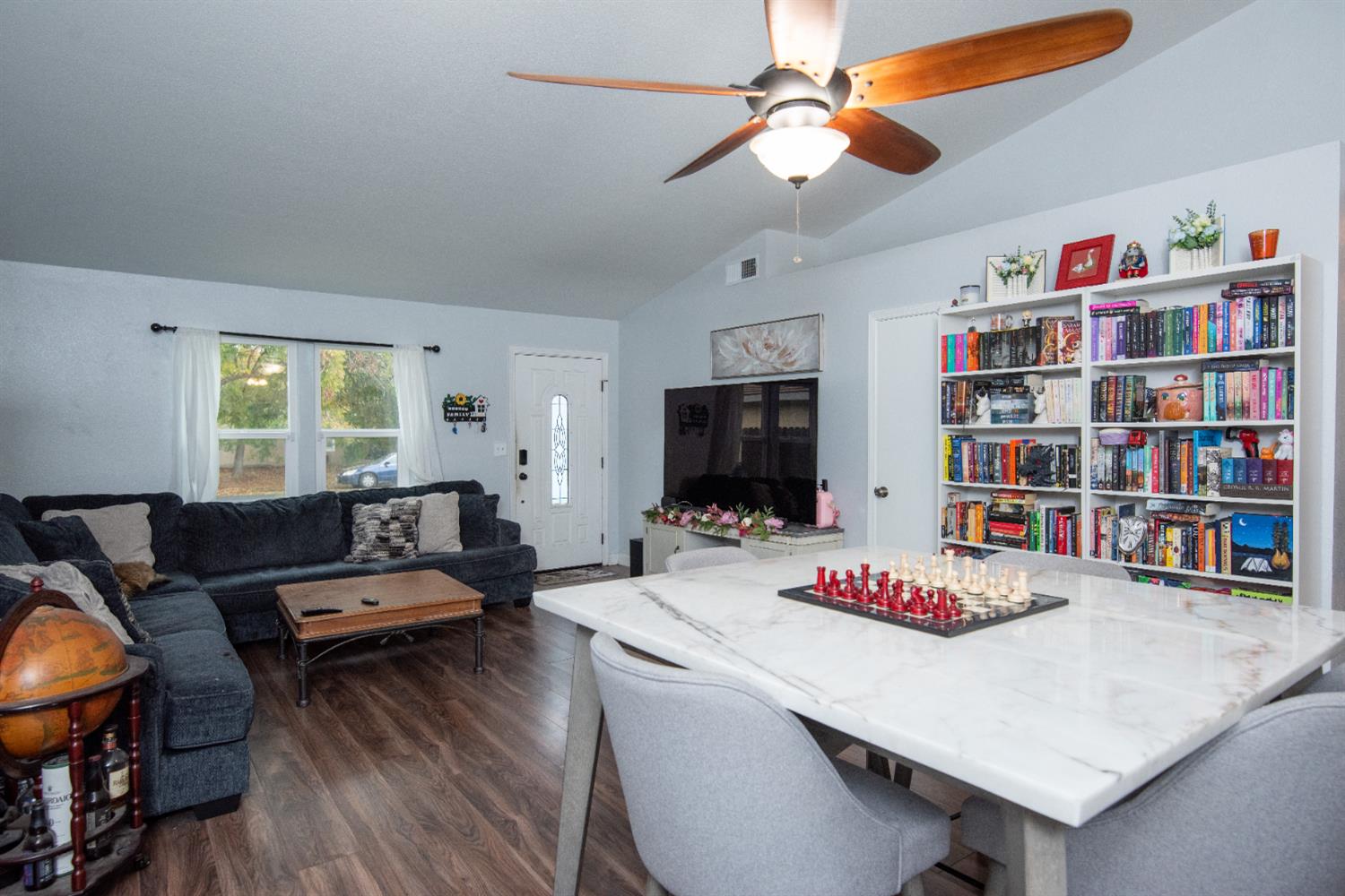 405 Melbourne Dr, Modesto, CA 95357