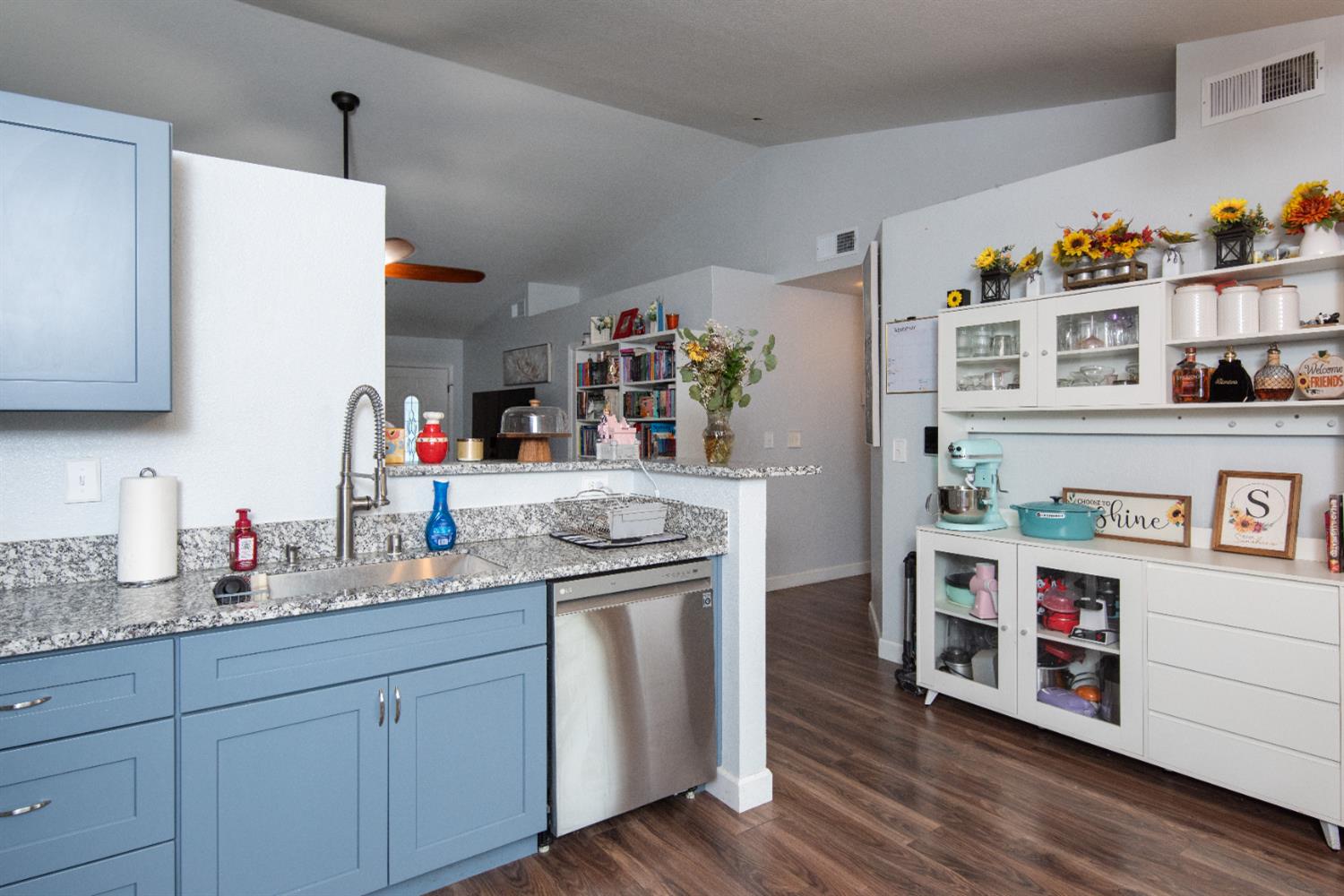 405 Melbourne Dr, Modesto, CA 95357