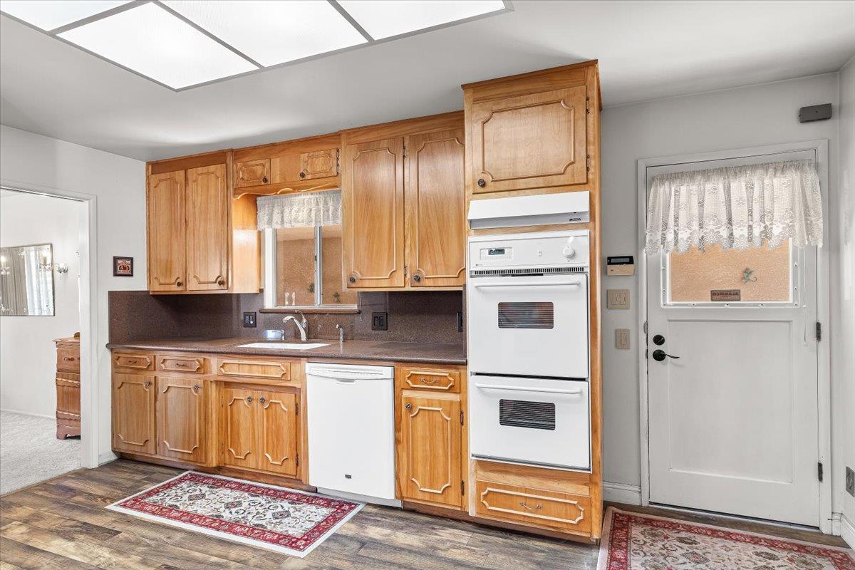 1410 Hillview Dr, Modesto, CA 95351