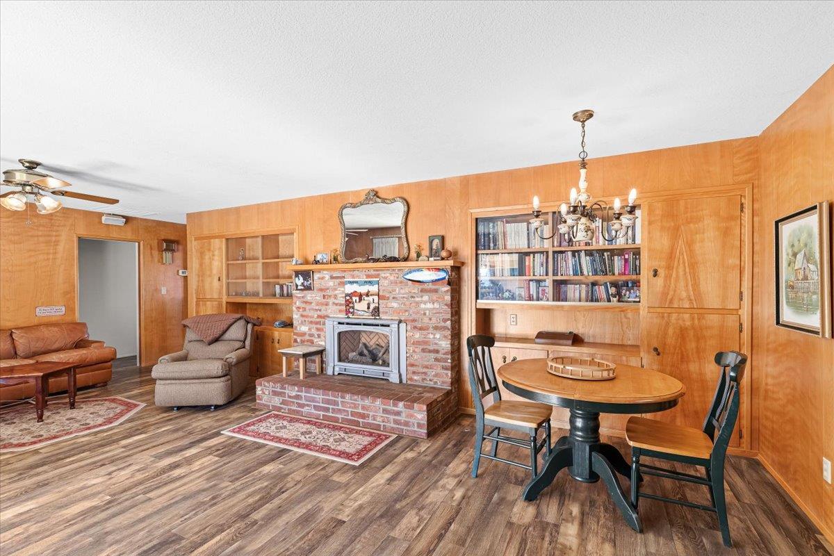 1410 Hillview Dr, Modesto, CA 95351