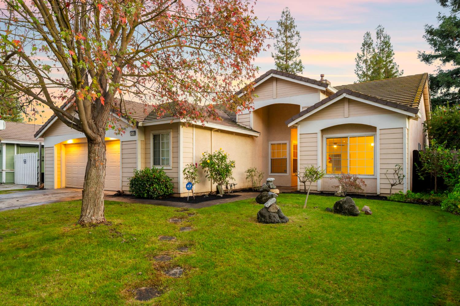 2526 River Cove Dr, Riverbank, CA 95367