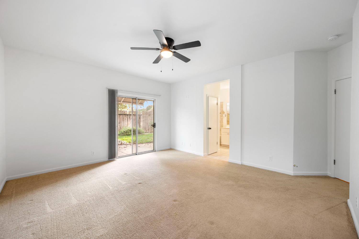 2526 River Cove Dr, Riverbank, CA 95367