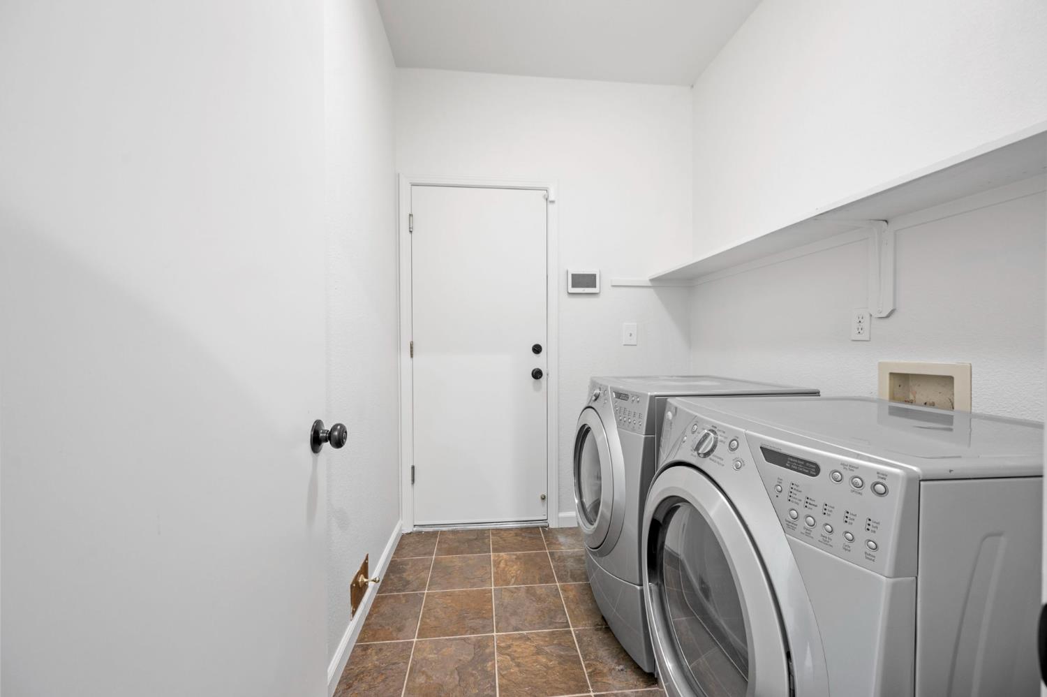 2526 River Cove Dr, Riverbank, CA 95367