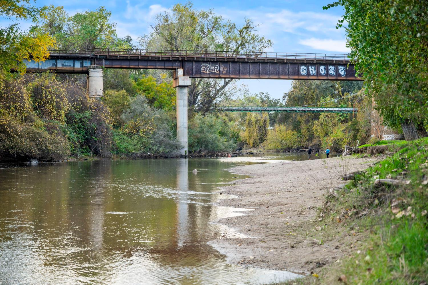 2526 River Cove Dr, Riverbank, CA 95367