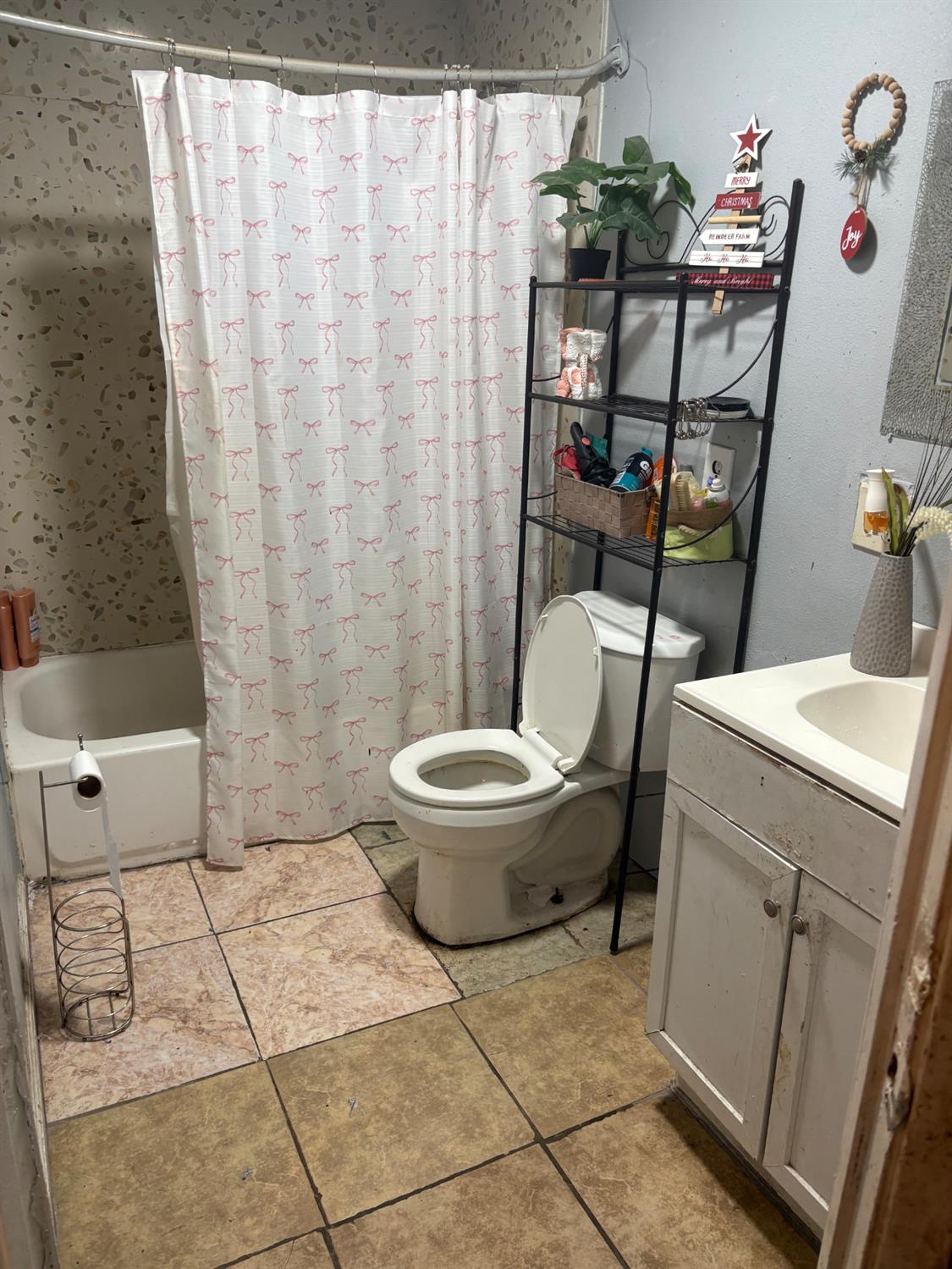 225 El Paso Ave, Modesto, CA 95351