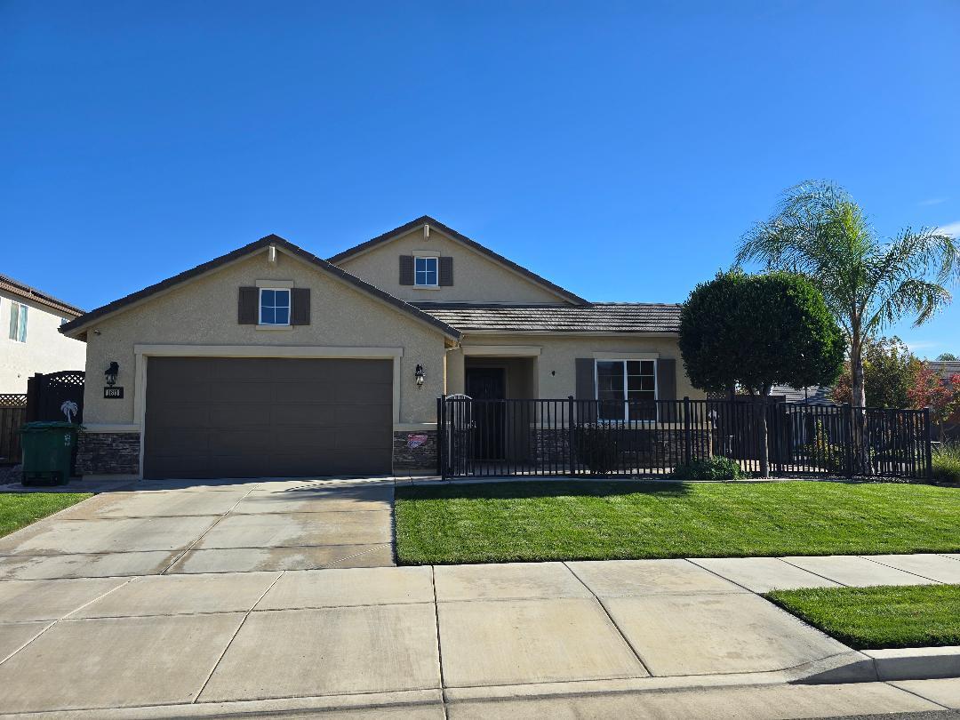 1613 Dolomite Ct, Los Banos, CA 93635
