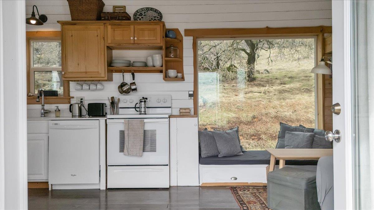 2460 Sulkey Ct, Copperopolis, CA 95228