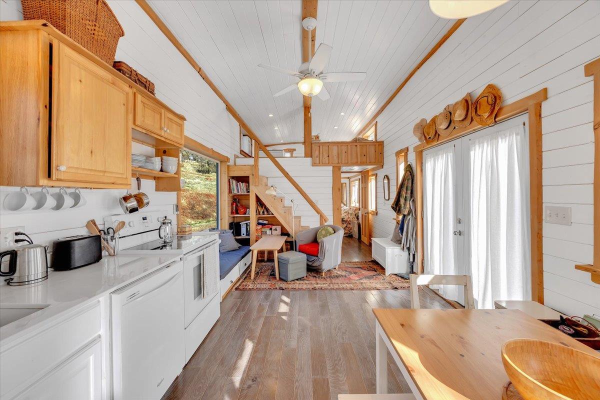 2460 Sulkey Ct, Copperopolis, CA 95228