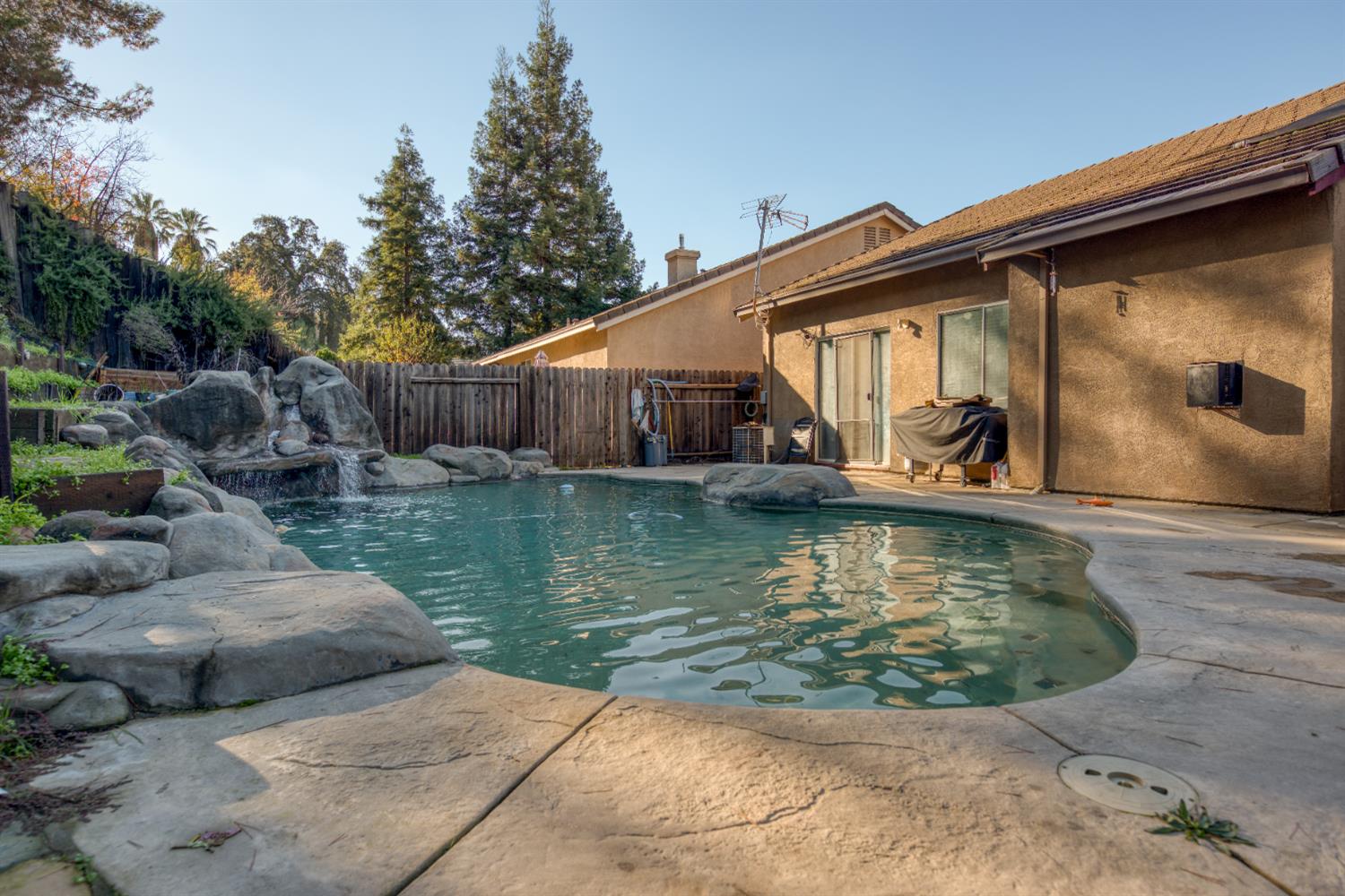 2628 Briarcliff Dr, Riverbank, CA 95367