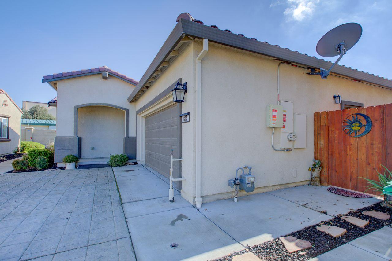 608 Machado St, Los Banos, CA 93635