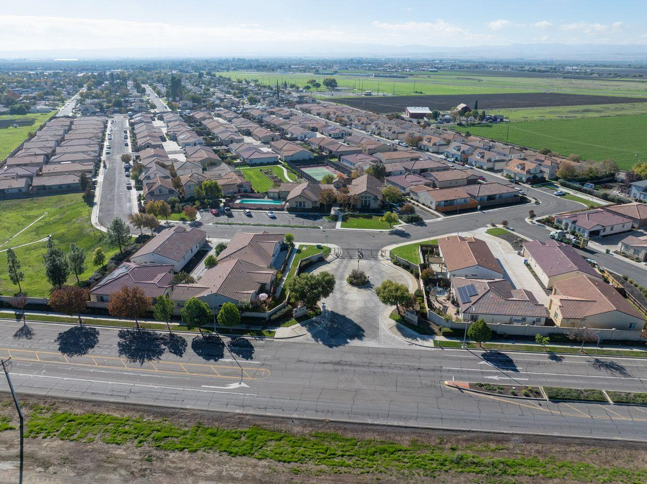 608 Machado St, Los Banos, CA 93635