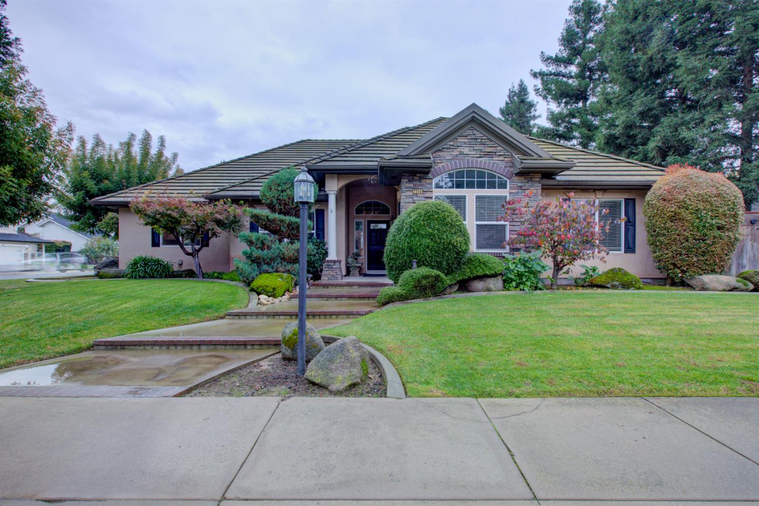 2250 Castleview Dr, Turlock, CA 95382