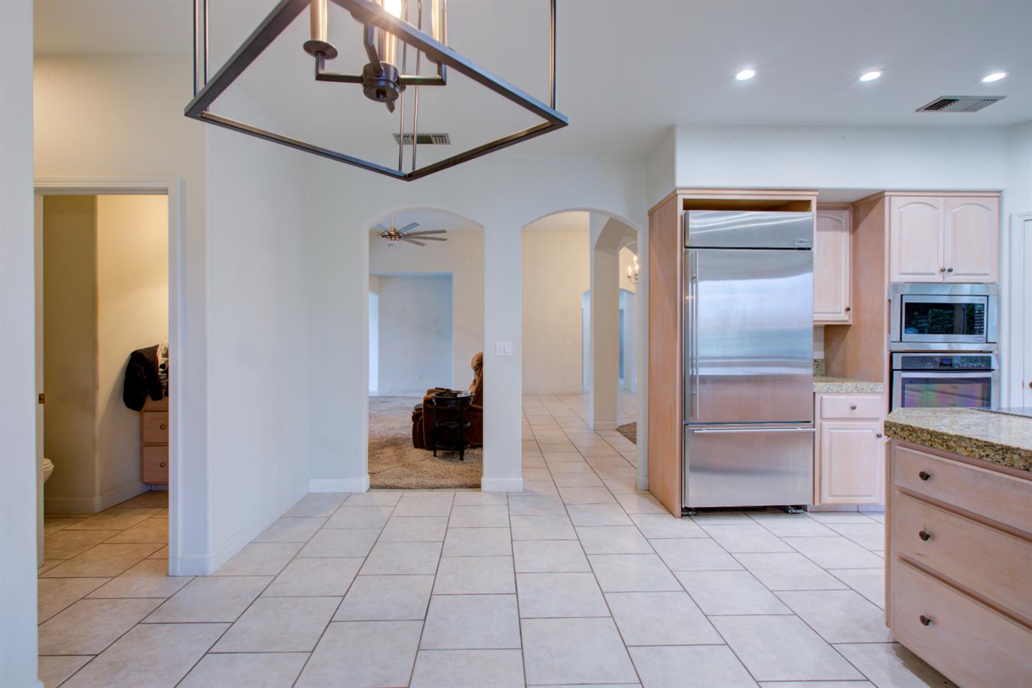 2250 Castleview Dr, Turlock, CA 95382