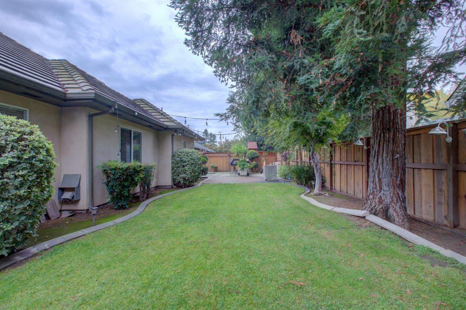 2250 Castleview Dr, Turlock, CA 95382