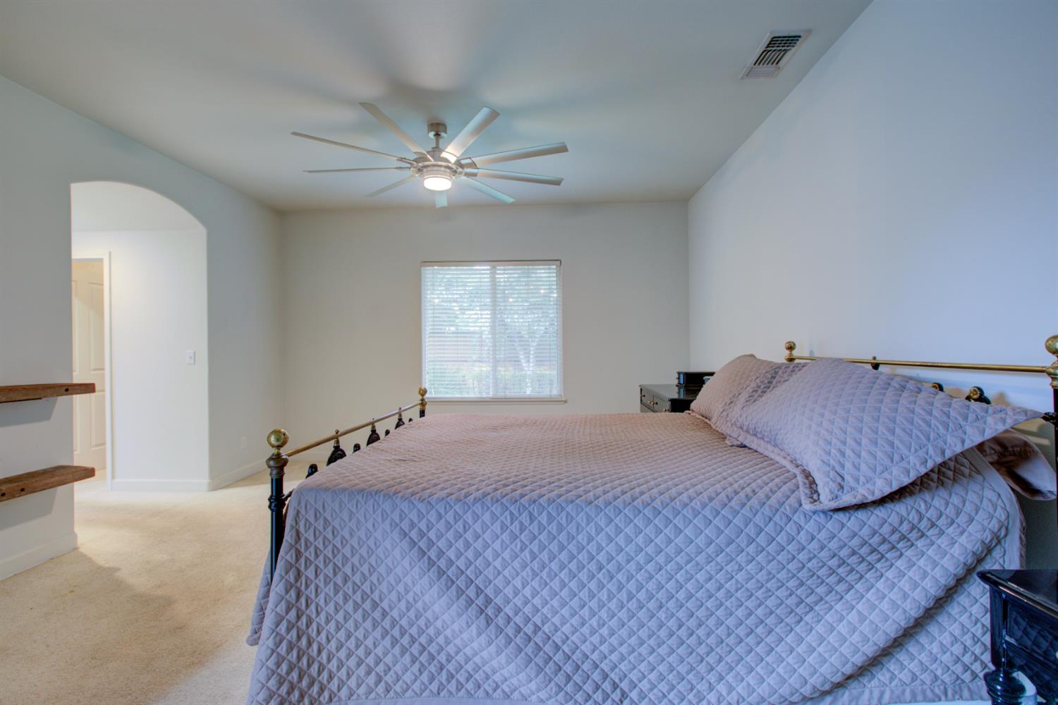 2250 Castleview Dr, Turlock, CA 95382