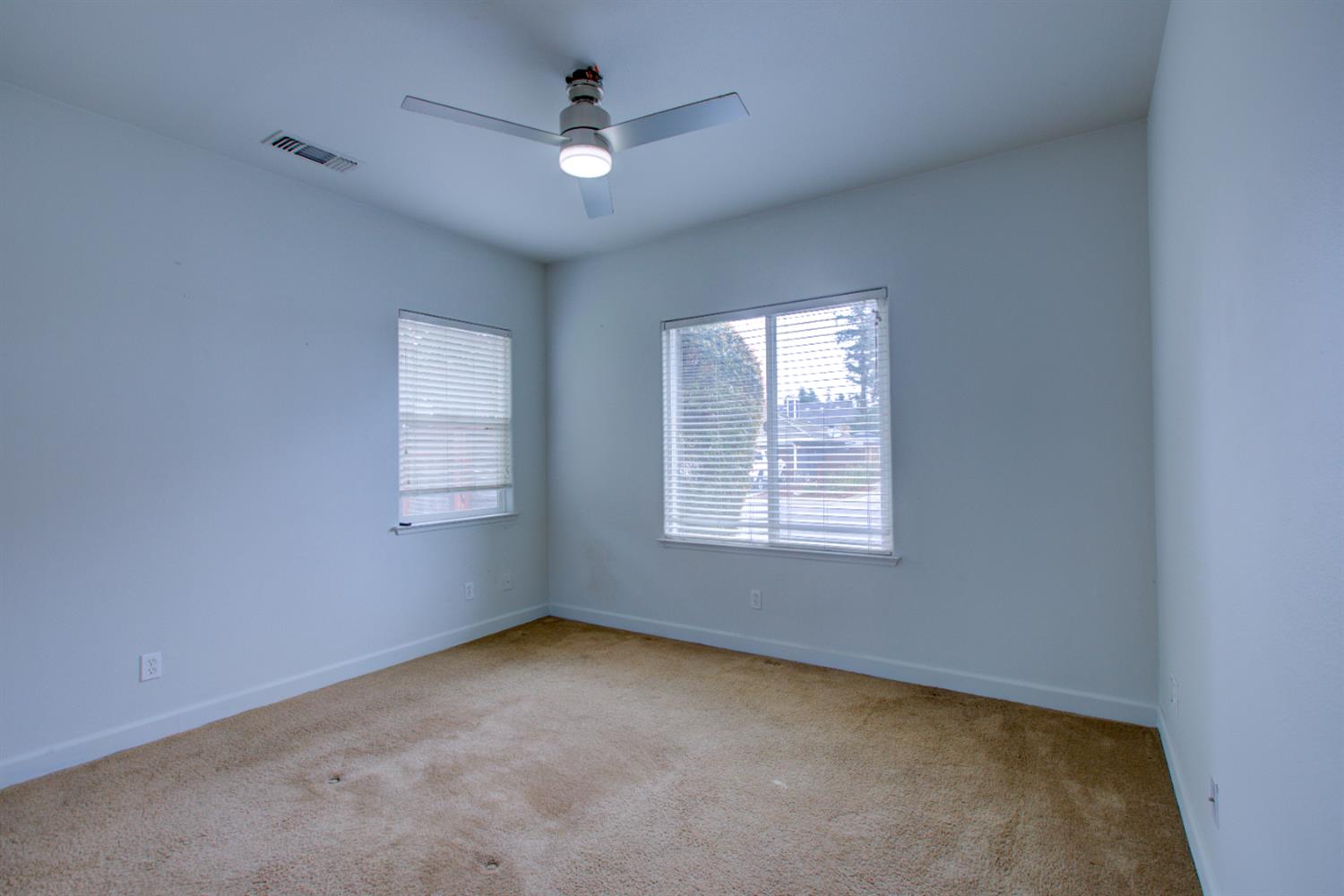 2250 Castleview Dr, Turlock, CA 95382