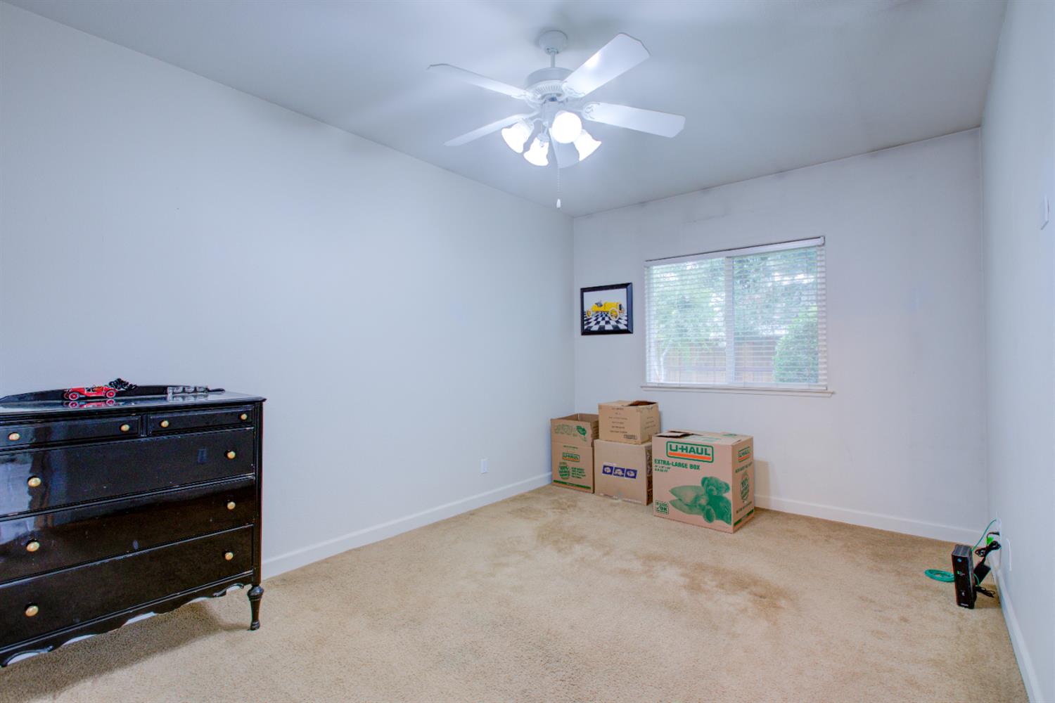 2250 Castleview Dr, Turlock, CA 95382