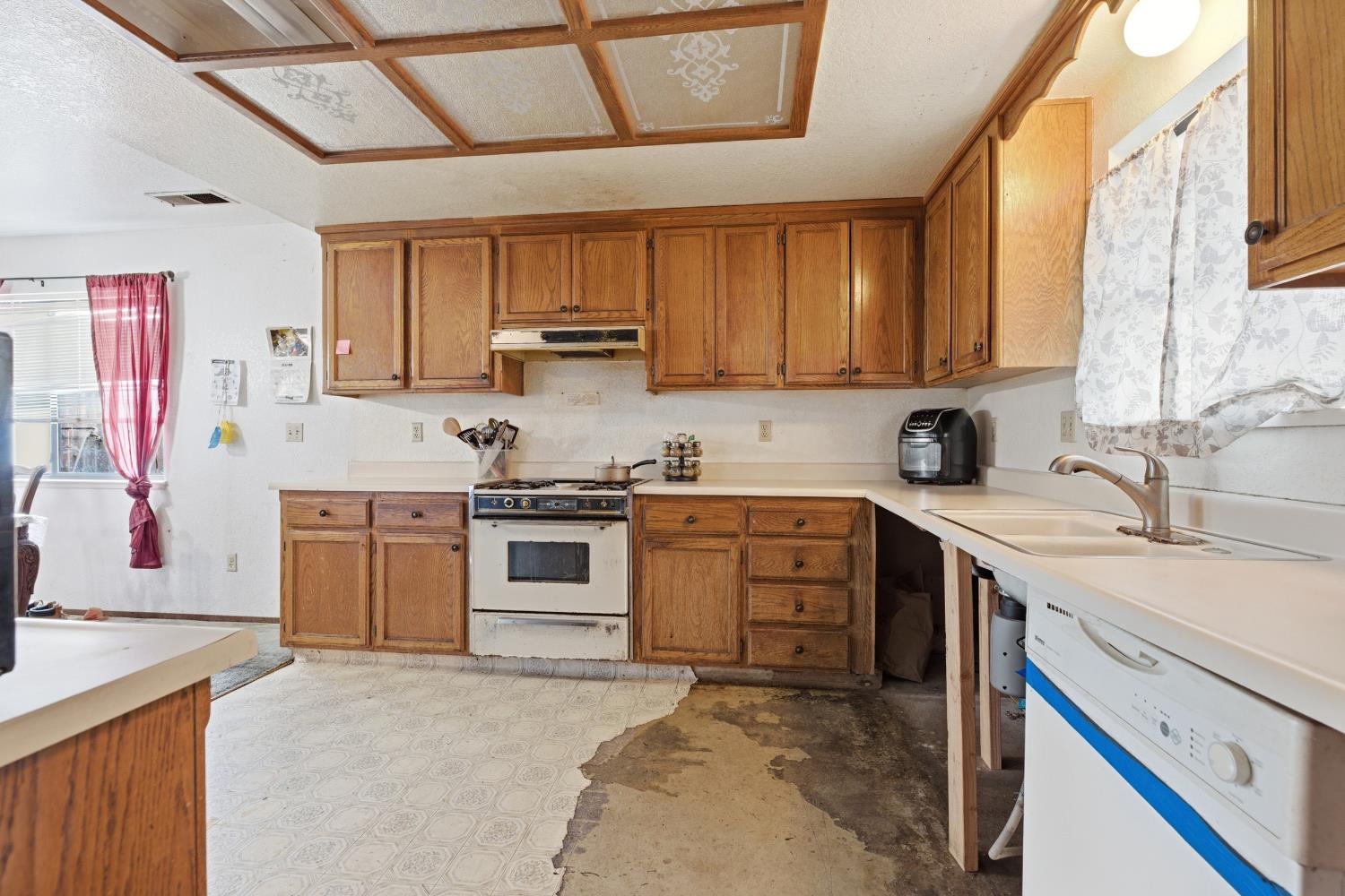 932 Arambel Dr, Patterson, CA 95363