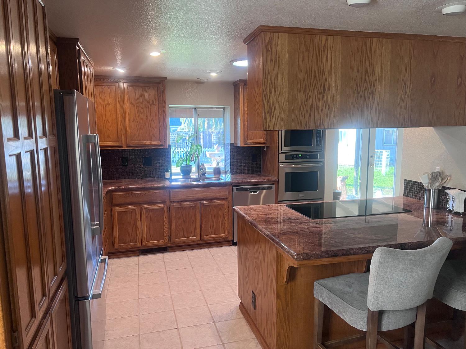 3335 Scottlee Dr, Turlock, CA 95382