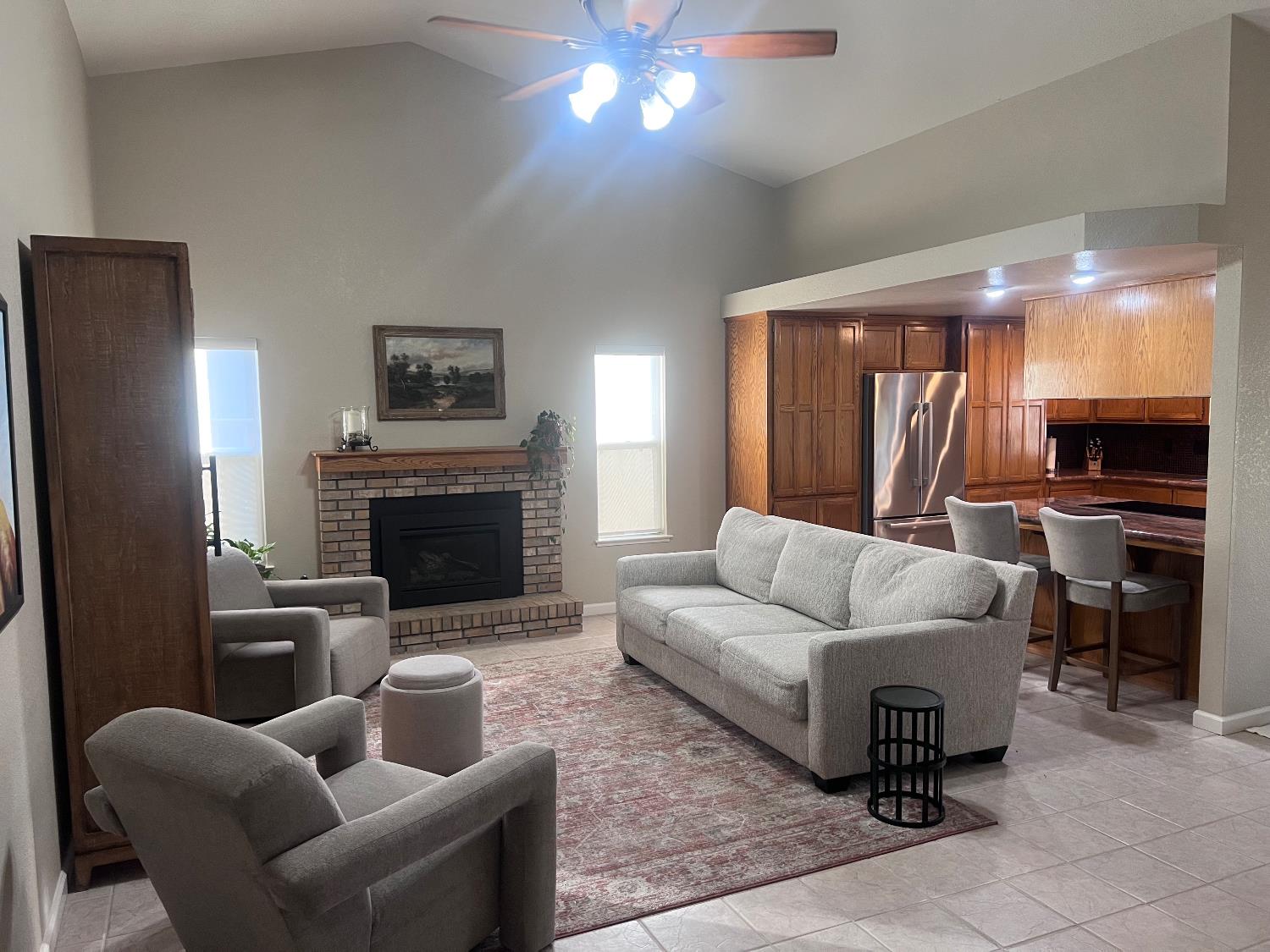 3335 Scottlee Dr, Turlock, CA 95382