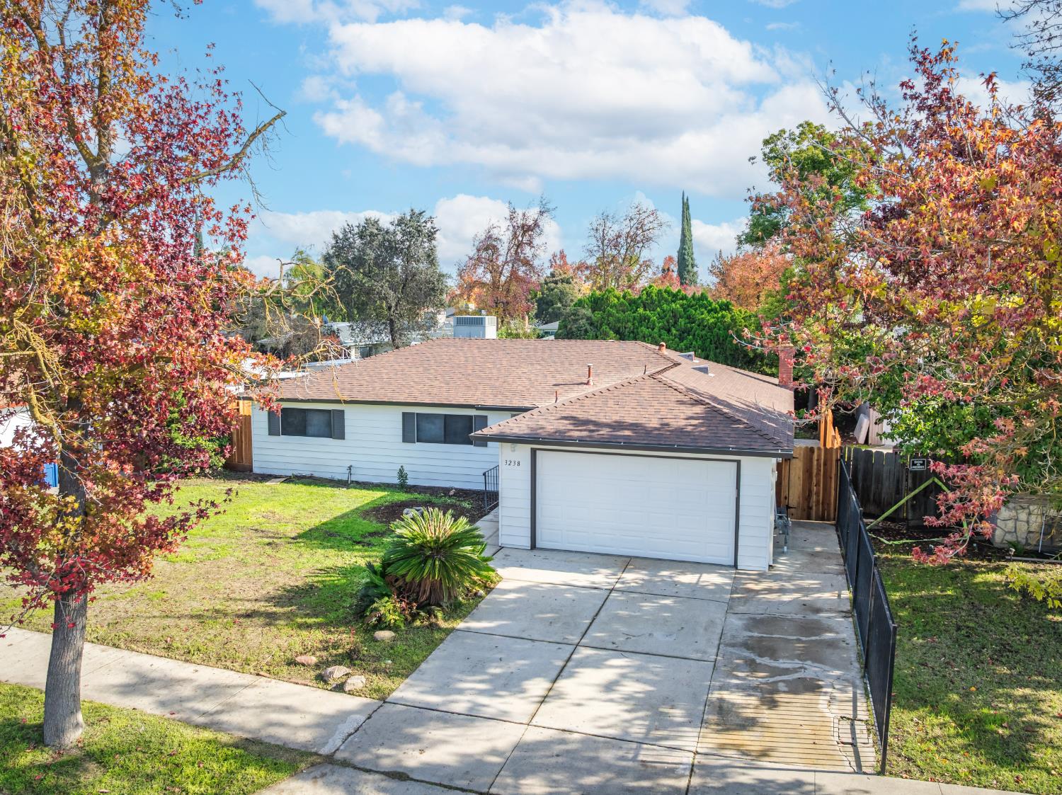 3238 Sacramento Dr, Merced, CA 95348