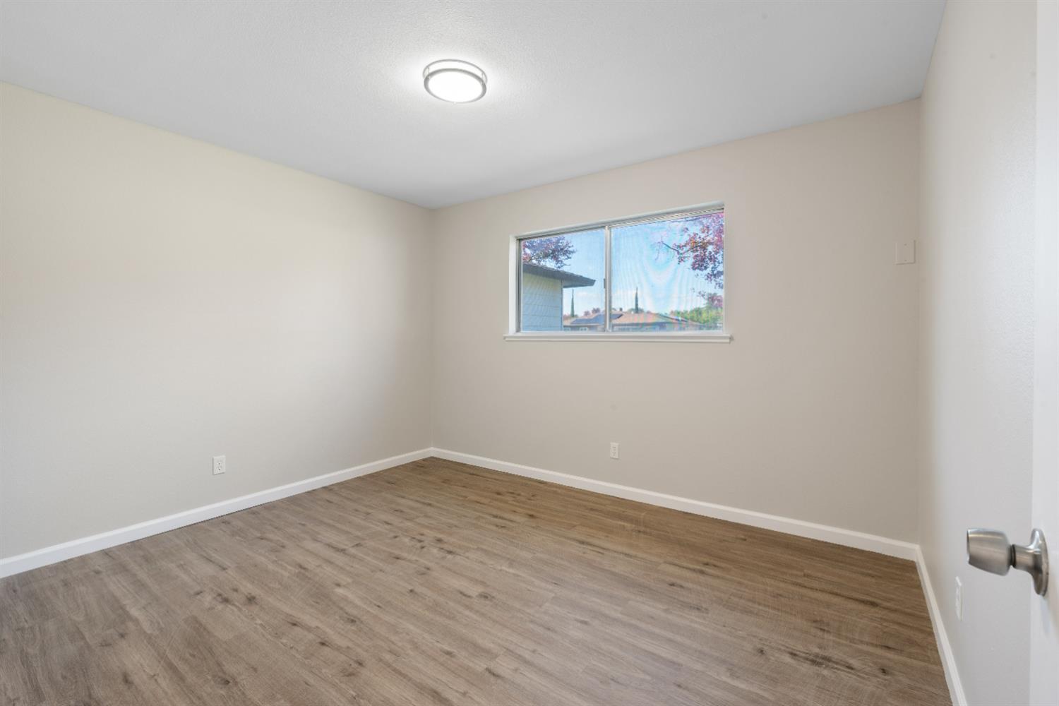 3238 Sacramento Dr, Merced, CA 95348